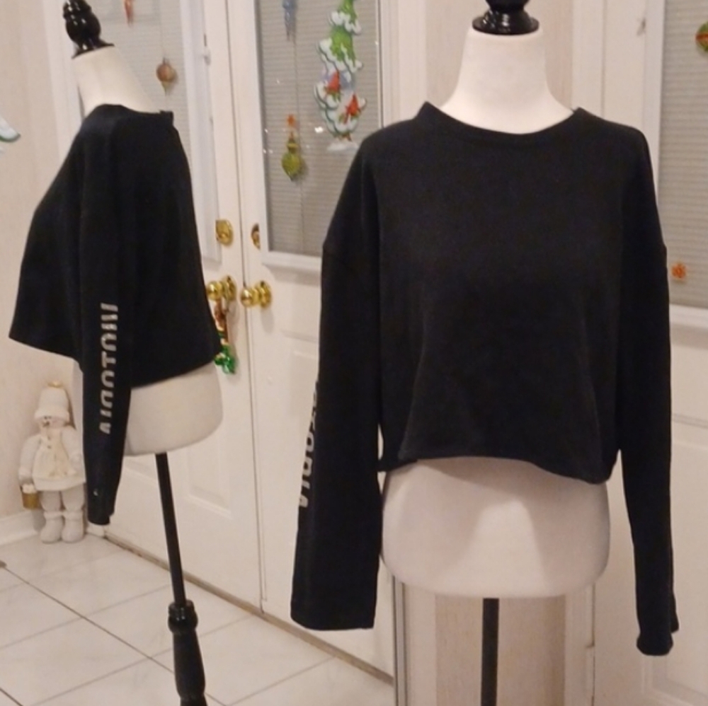 4/$40 Black Victoria Sport Crop Sweatshirt - Size Small